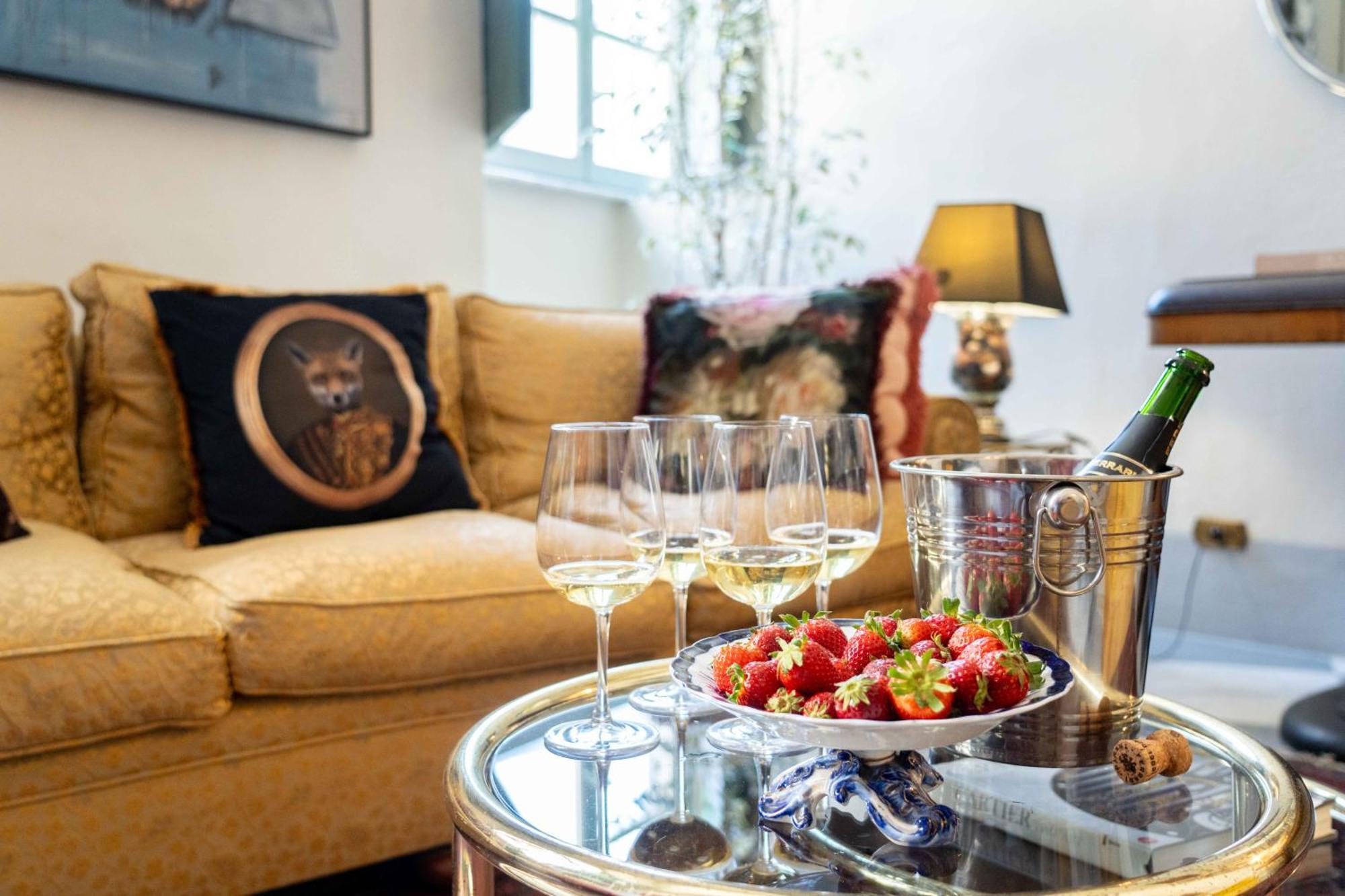 Luxury Apartment Angelio Barga Eksteriør bilde